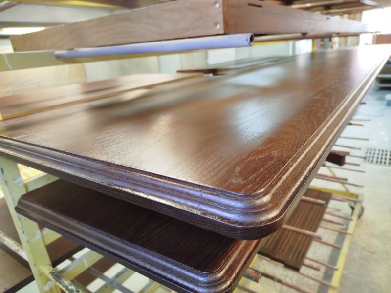 Conception de mobilier en chêne massif et verrière sur mesure pour la Maison Empereur à Marseille