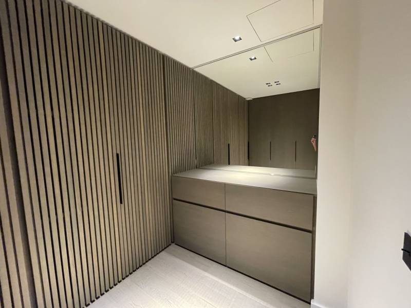 Agencement de mobilier en bois sur Mesure dans une Maison à Porto Vecchio en Corse