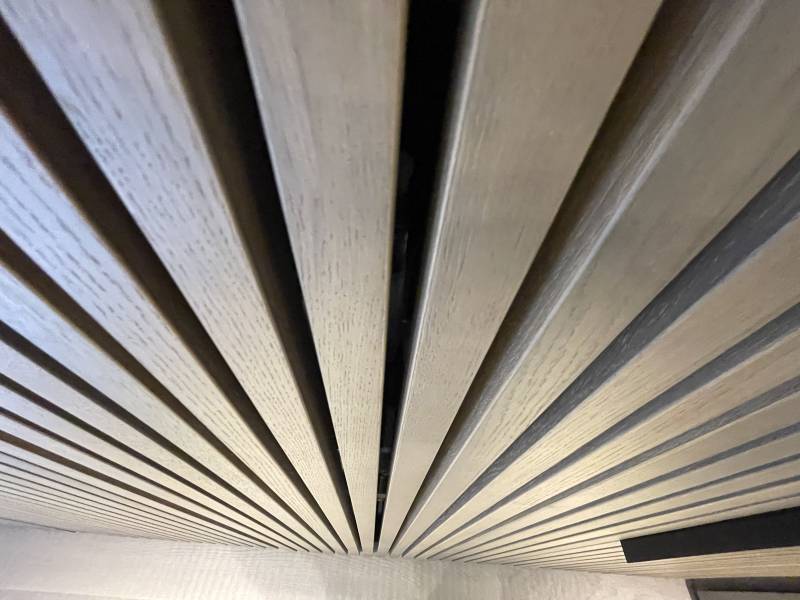 Agencement de mobilier en bois sur Mesure dans une Maison à Porto Vecchio en Corse