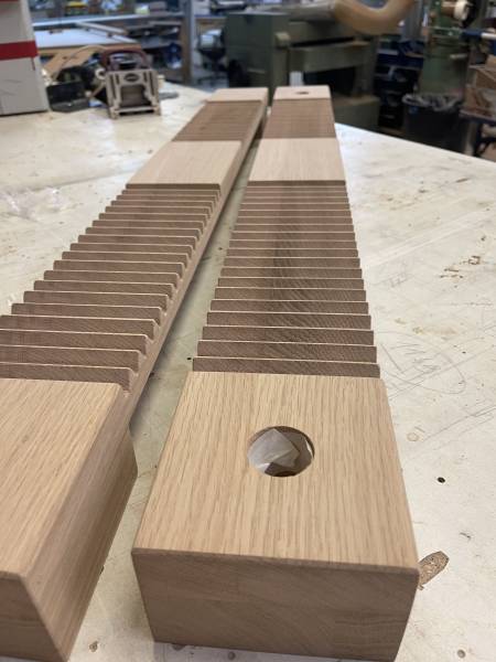 Poignée de porte en bois sur mesure pour une maison